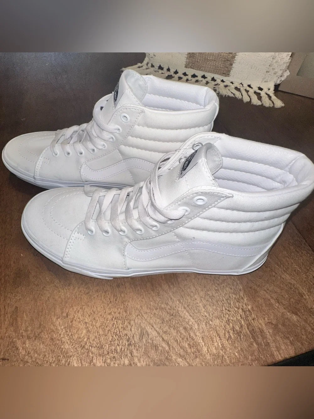 NWOB Sk8-Hi Shoe Lifestyle, Classic Icon, Canvas Men’s Sz 9/ Women’s 10.5 WHITE